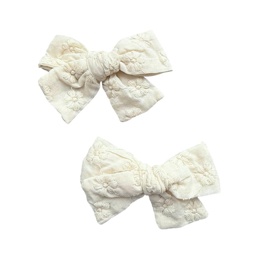 Clips Moño Bordado Flores